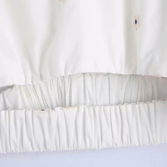 COPY - New crisp white blouse with small blue flowers. So sweet but boho sexy - Picture 6 of 7